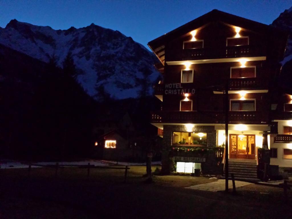 Hotel Cristallo Macugnaga Exteriör bild